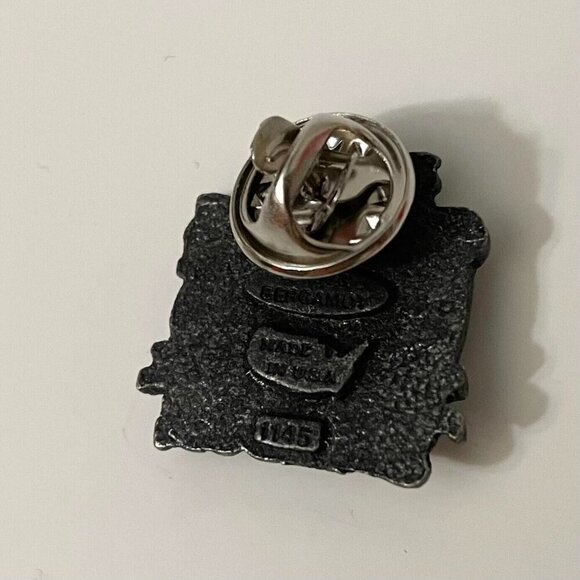 Vtg Bergamot Jack Daniels Red Dog Saloon Hat Lapel Pin - Picture 3 of 8